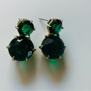 BR. GORGEOUS EMERALD EARRINGS WITH GENUINE STONE.